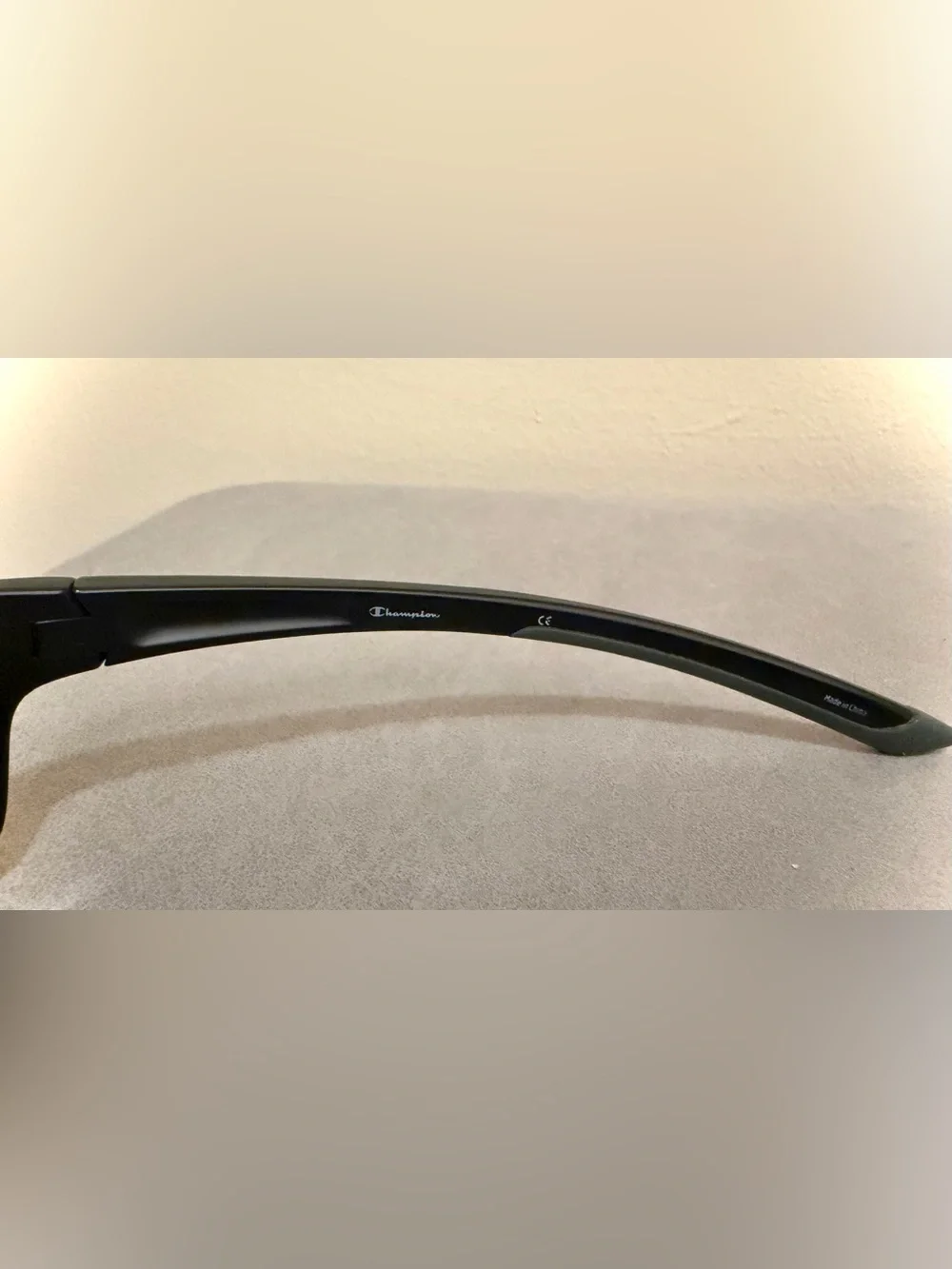Men's Champion CUTR2019CA Polarized Sunglasses Matte Black – Stylish & Versatile